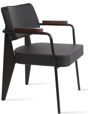 Alain Lounge